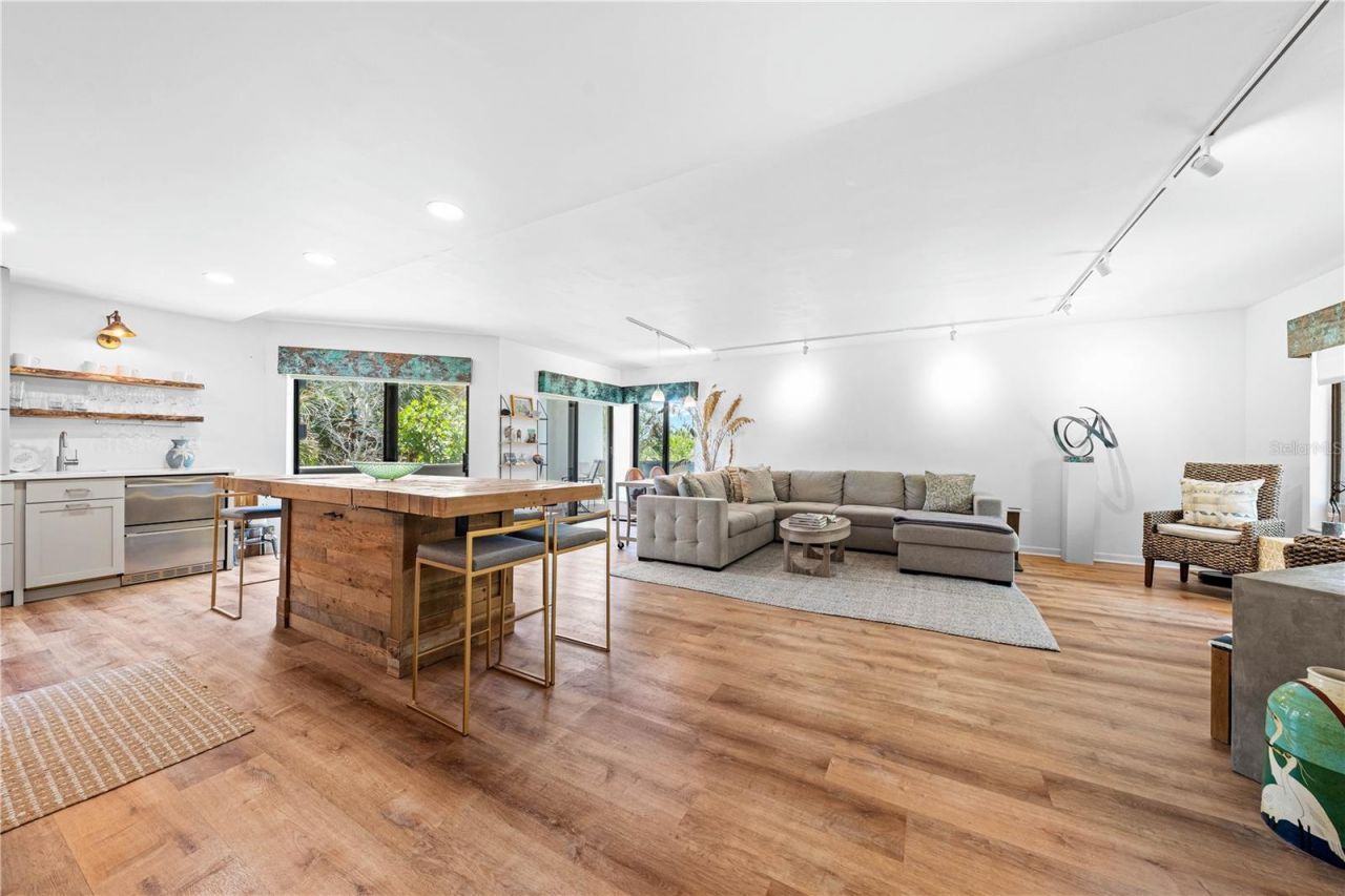 450 Beach Road, Unit 3, Sarasota, FL 34242 Photo