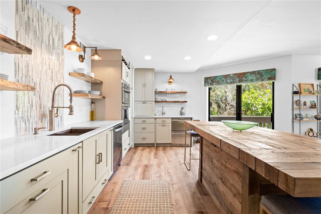 450 Beach Road, Unit 3, Sarasota, FL 34242 Photo