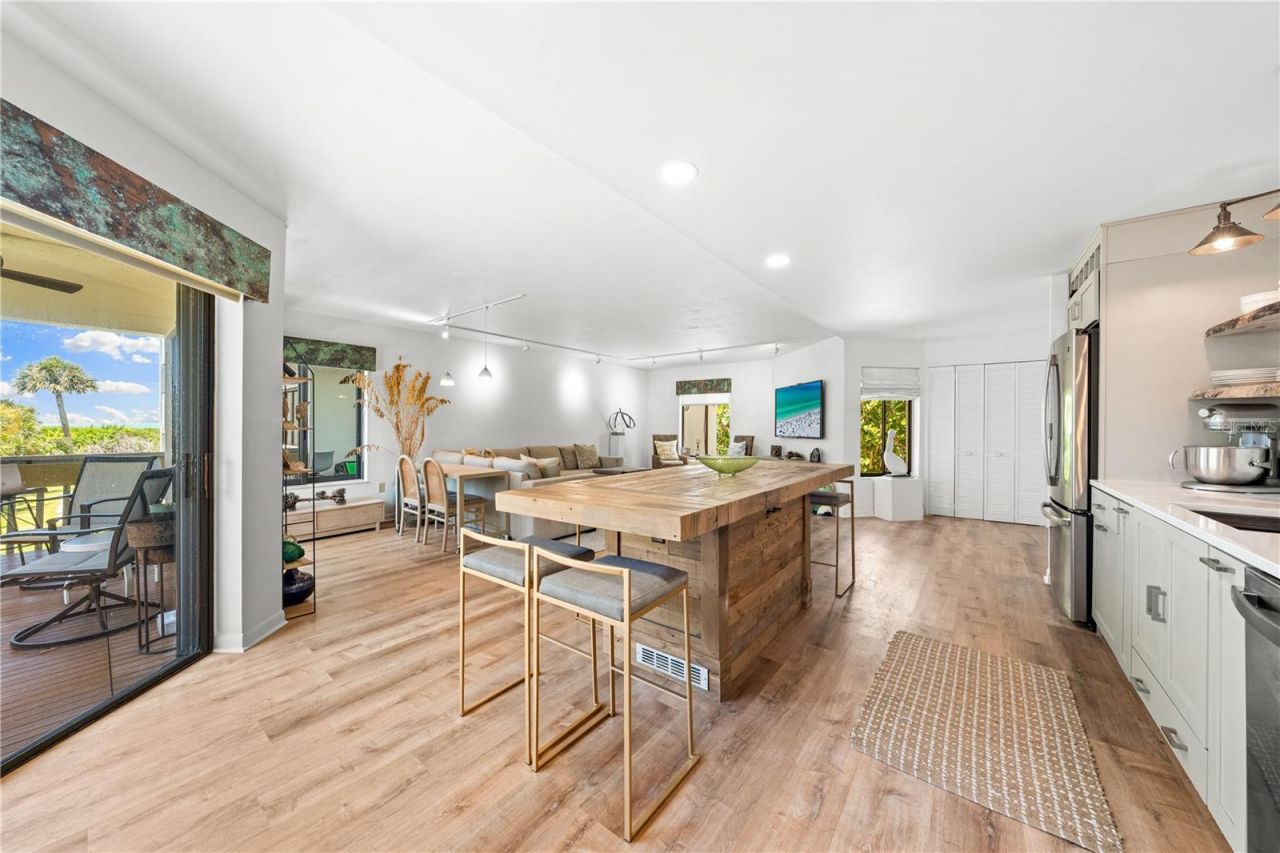 450 Beach Road, Unit 3, Sarasota, FL 34242 Photo