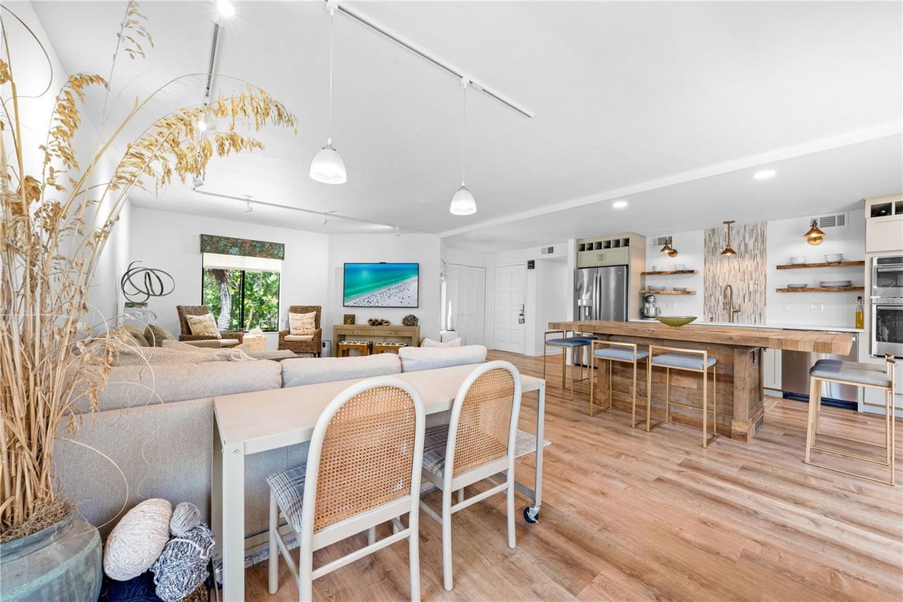 450 Beach Road, Unit 3, Sarasota, FL 34242 Photo