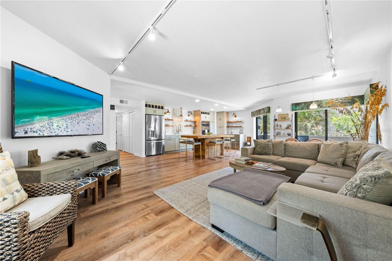 450 Beach Road, Unit 3, Sarasota, FL 34242 Photo