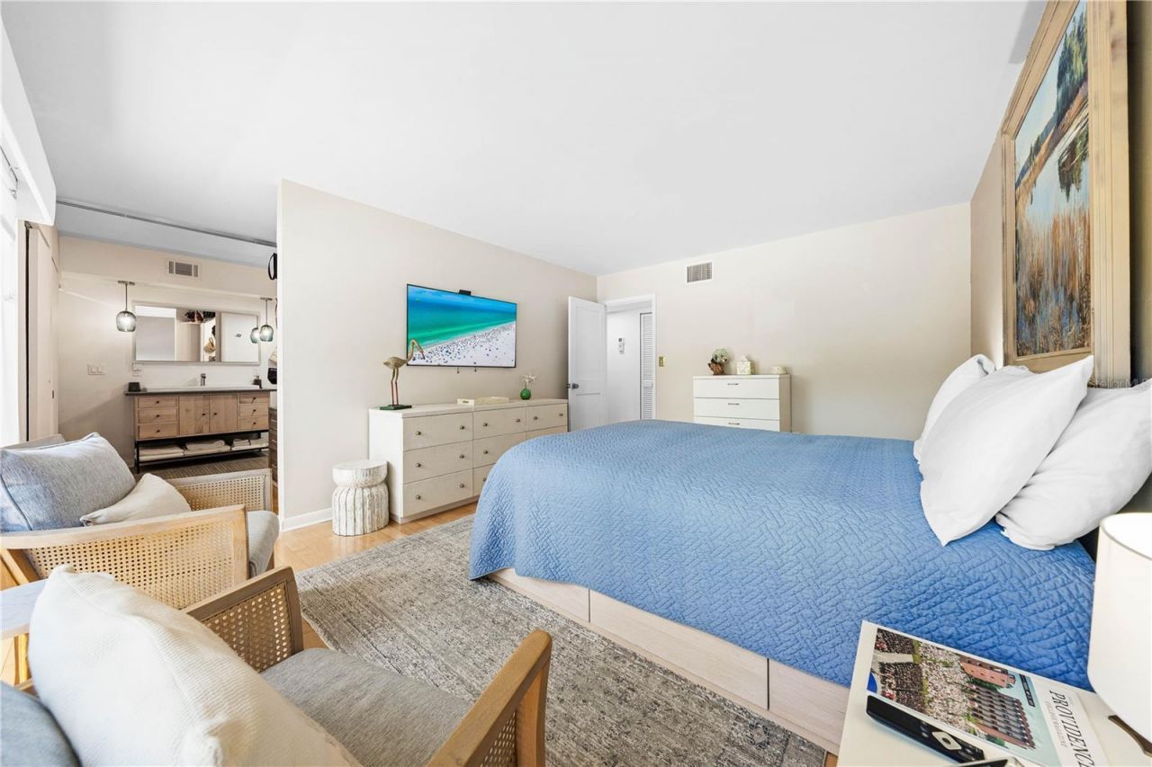 450 Beach Road, Unit 3, Sarasota, FL 34242 Photo