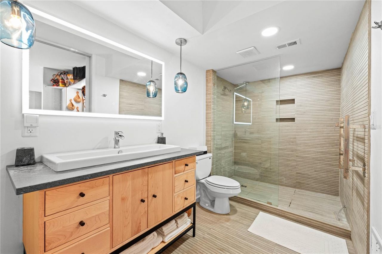 450 Beach Road, Unit 3, Sarasota, FL 34242 Photo