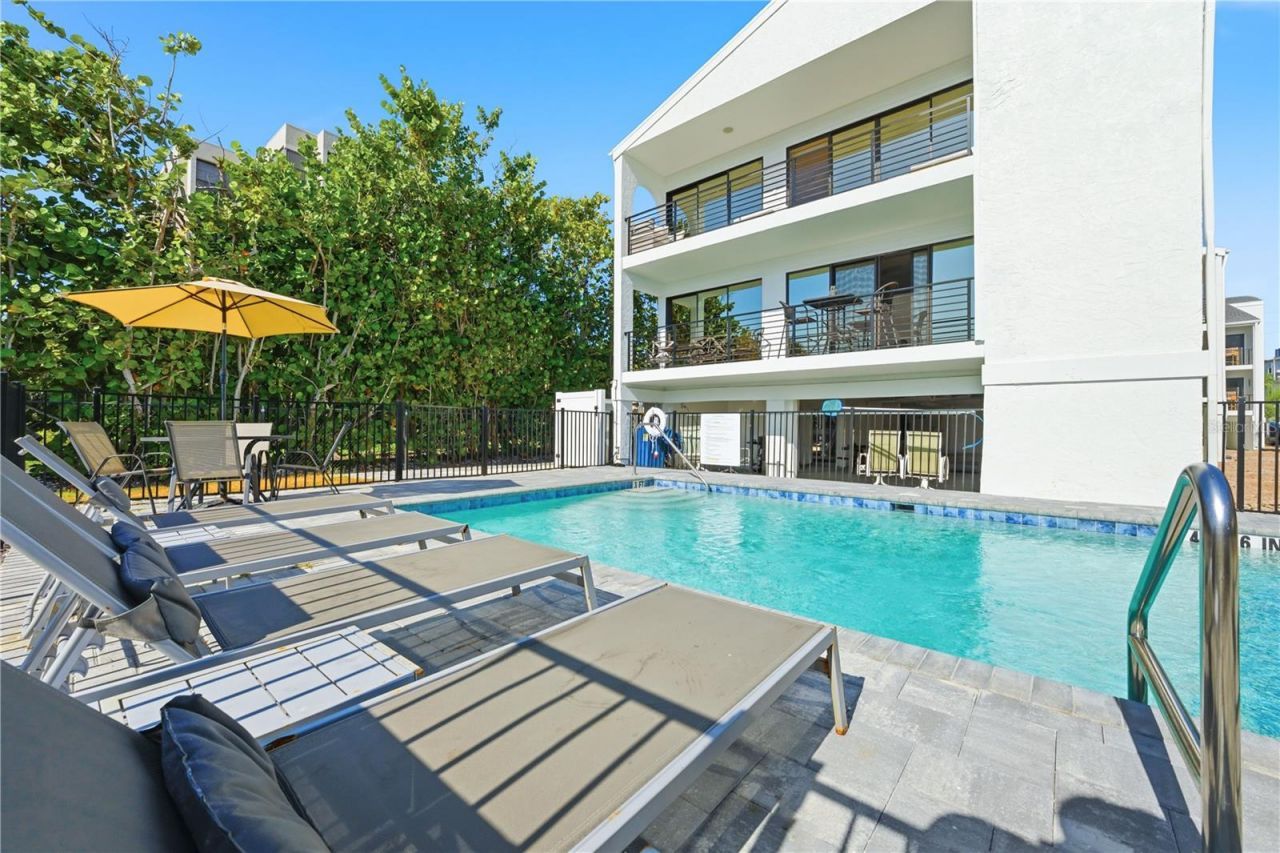 450 Beach Road, Unit 3, Sarasota, FL 34242 Photo