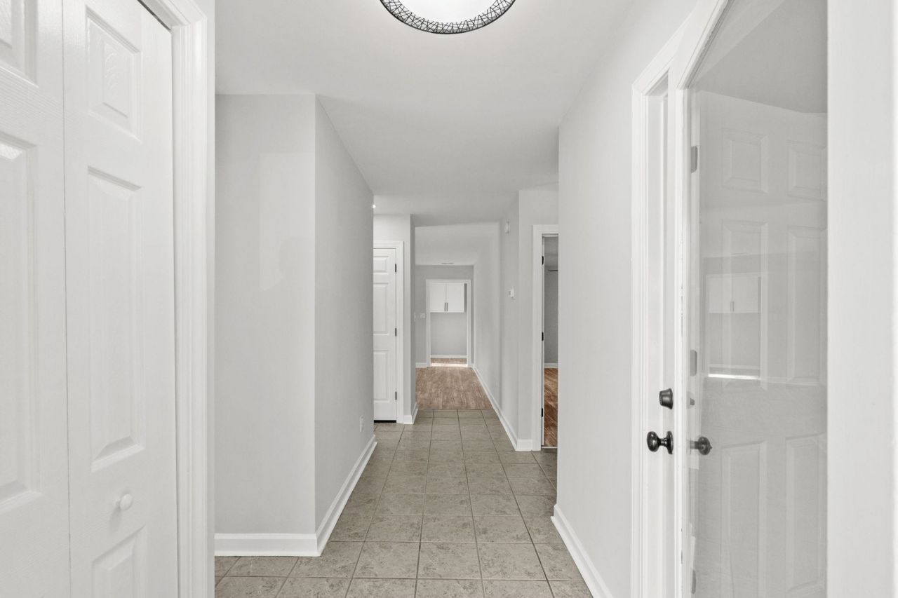 1067 Hickory Trail Photo 5