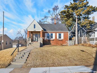 1516 S 52 Street, Omaha, NE 68106