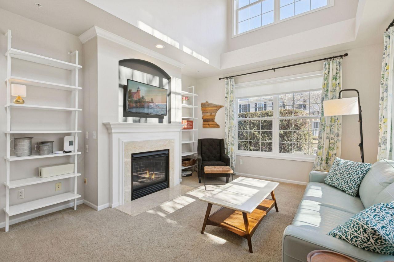 885 Braunworth Court, Chaska, MN 55318 Main Photo