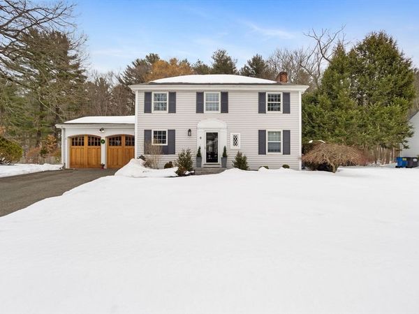 6 Meadowbrook Rd, Wellesley, MA 02481