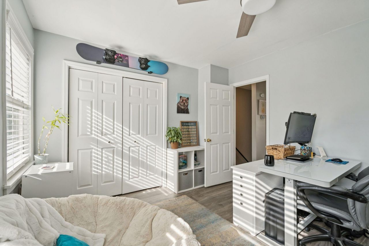 24 Bee Street Photo 10