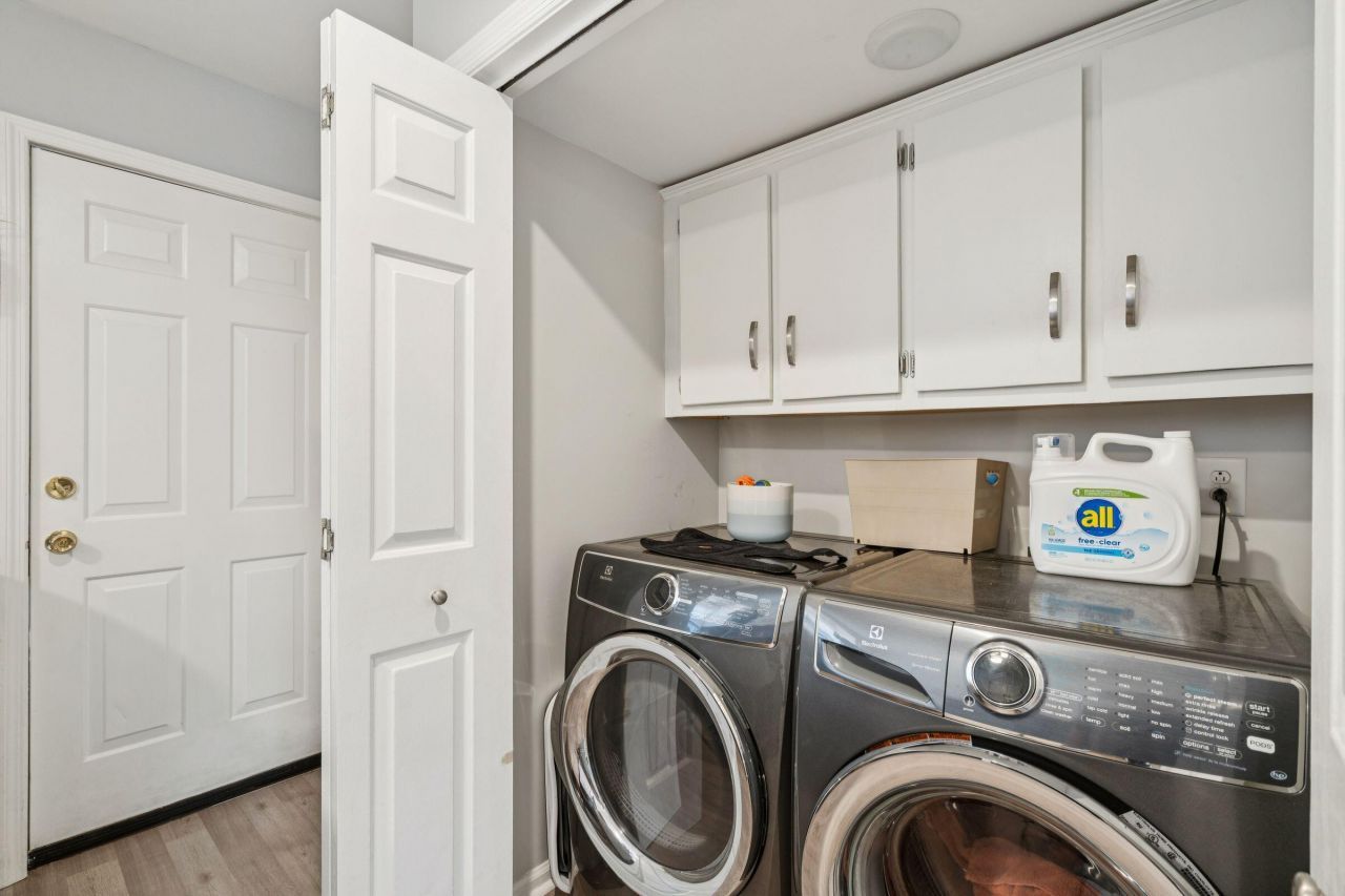 24 Bee Street Photo 16