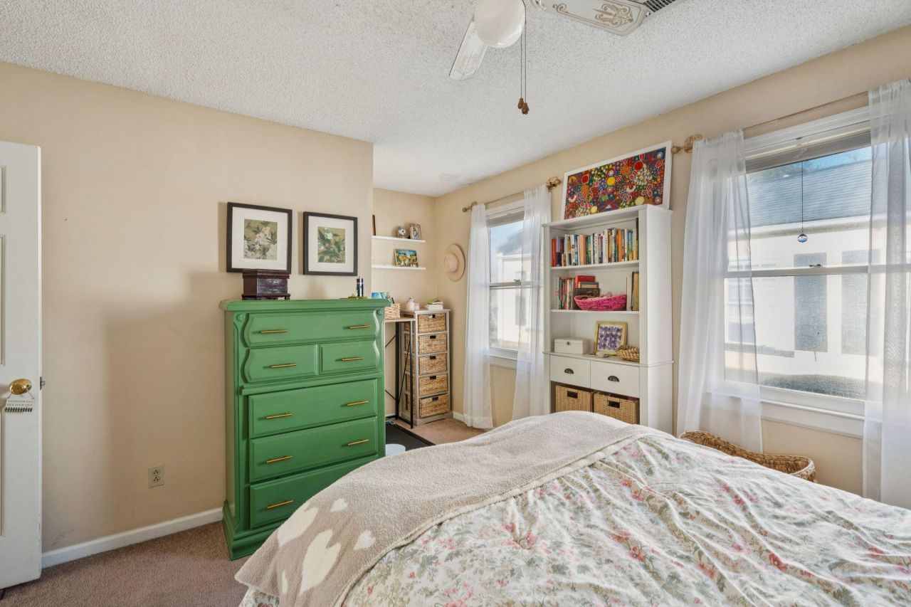 24 Bee Street Photo 29