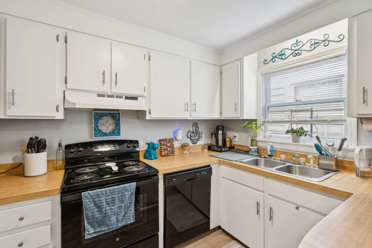 24 Bee Street Photo 7