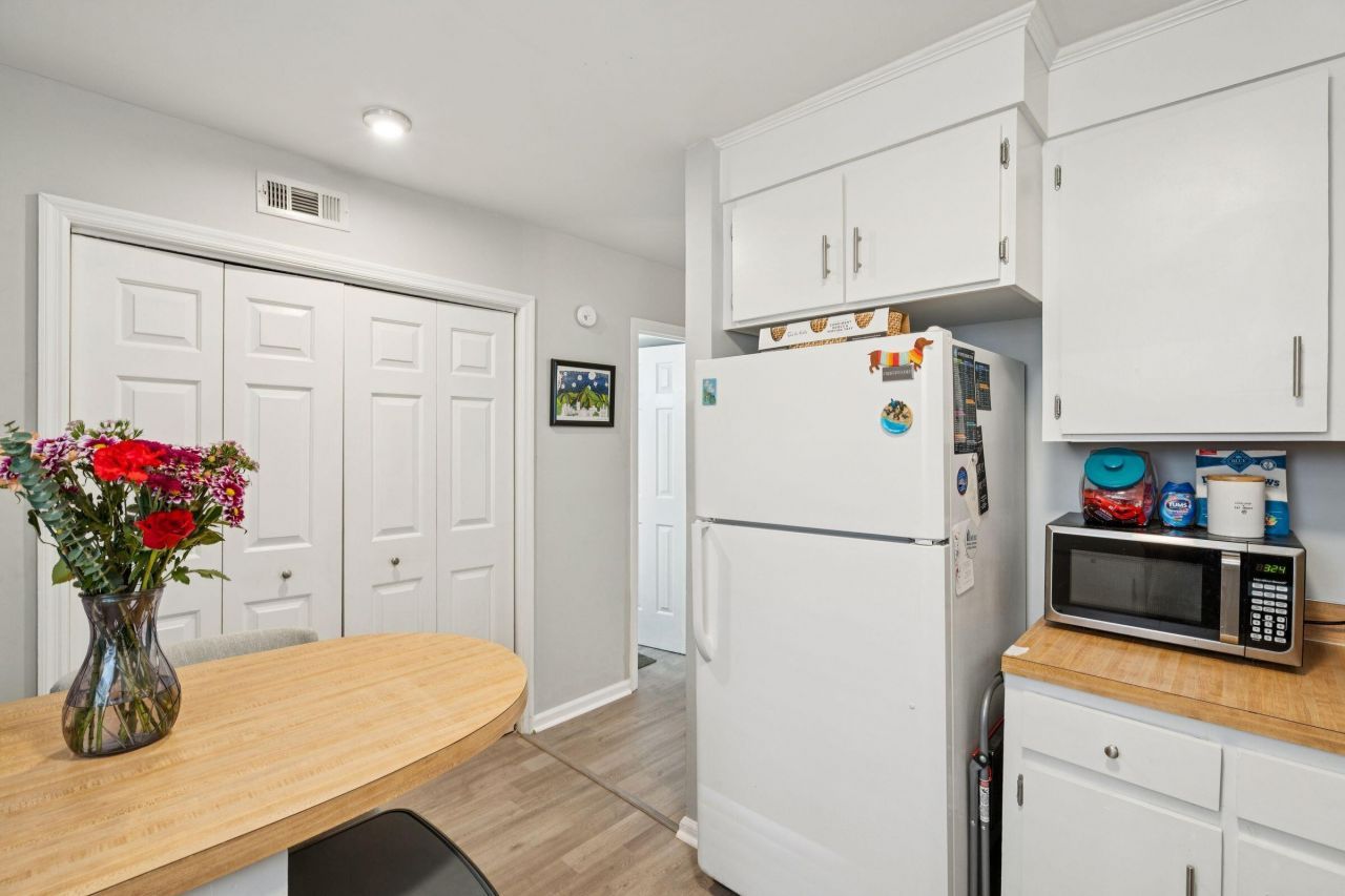 24 Bee Street Photo 8