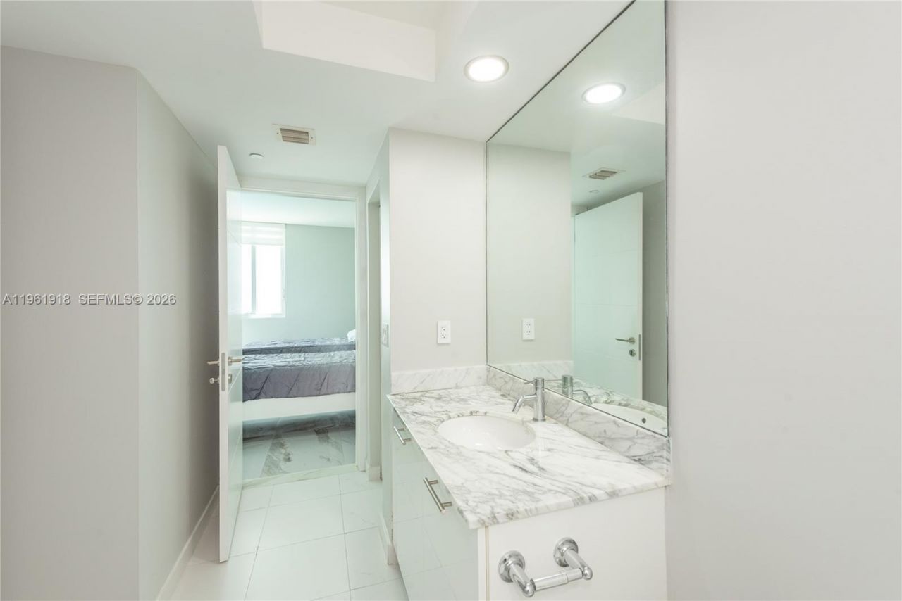 55 SE 6 St , Unit 1207, Miami, FL 33131 Photo