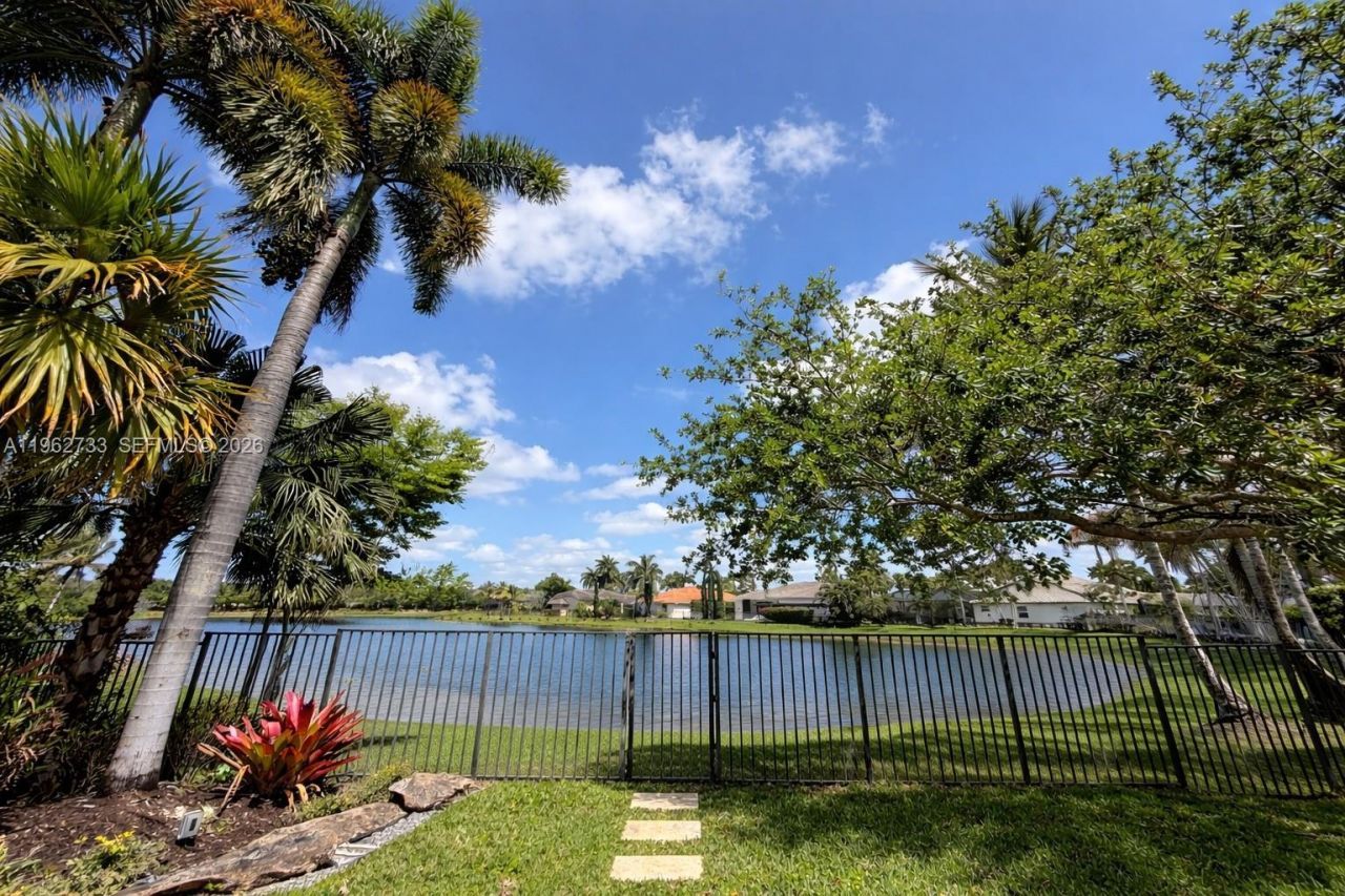 2562 Eagle Run Ln, Weston, FL 33327 Photo