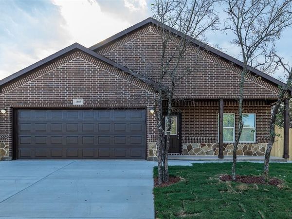 2803 Beechwood Street , Granbury, TX 76048