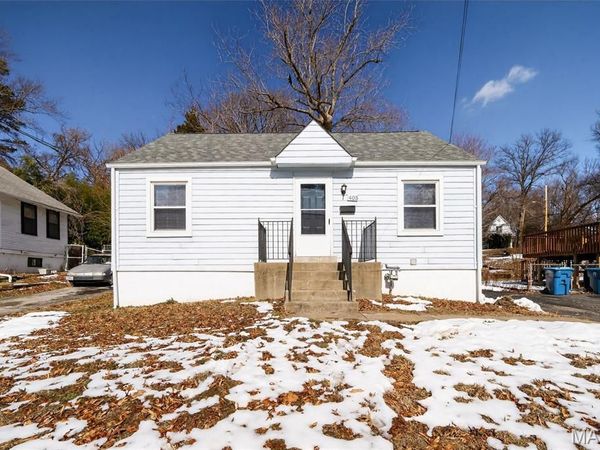 405 Estelle Avenue , Ferguson, MO 63135
