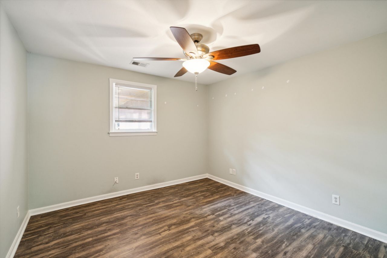 1181-1185 Marigold Street Photo 15