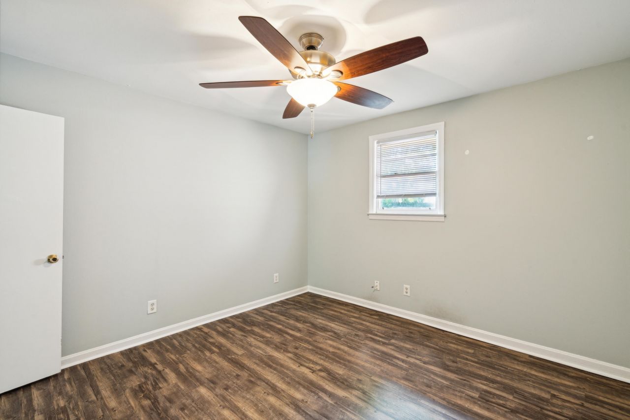 1181-1185 Marigold Street Photo 16