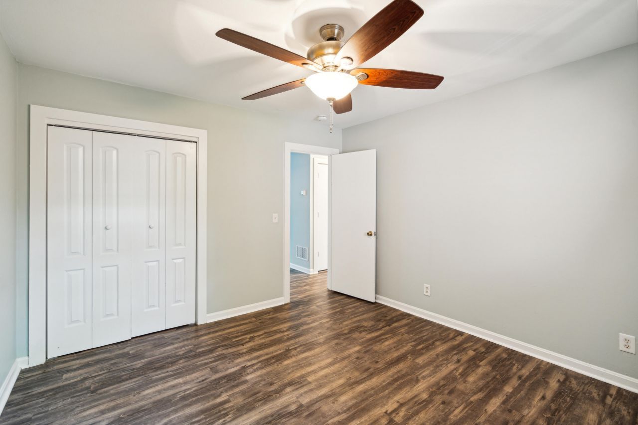 1181-1185 Marigold Street Photo 17