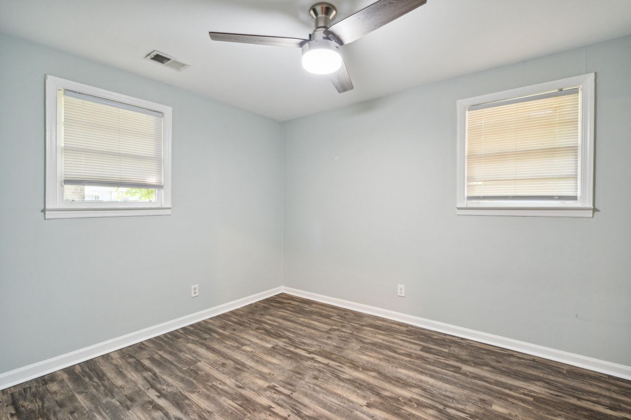 1181-1185 Marigold Street Photo 20