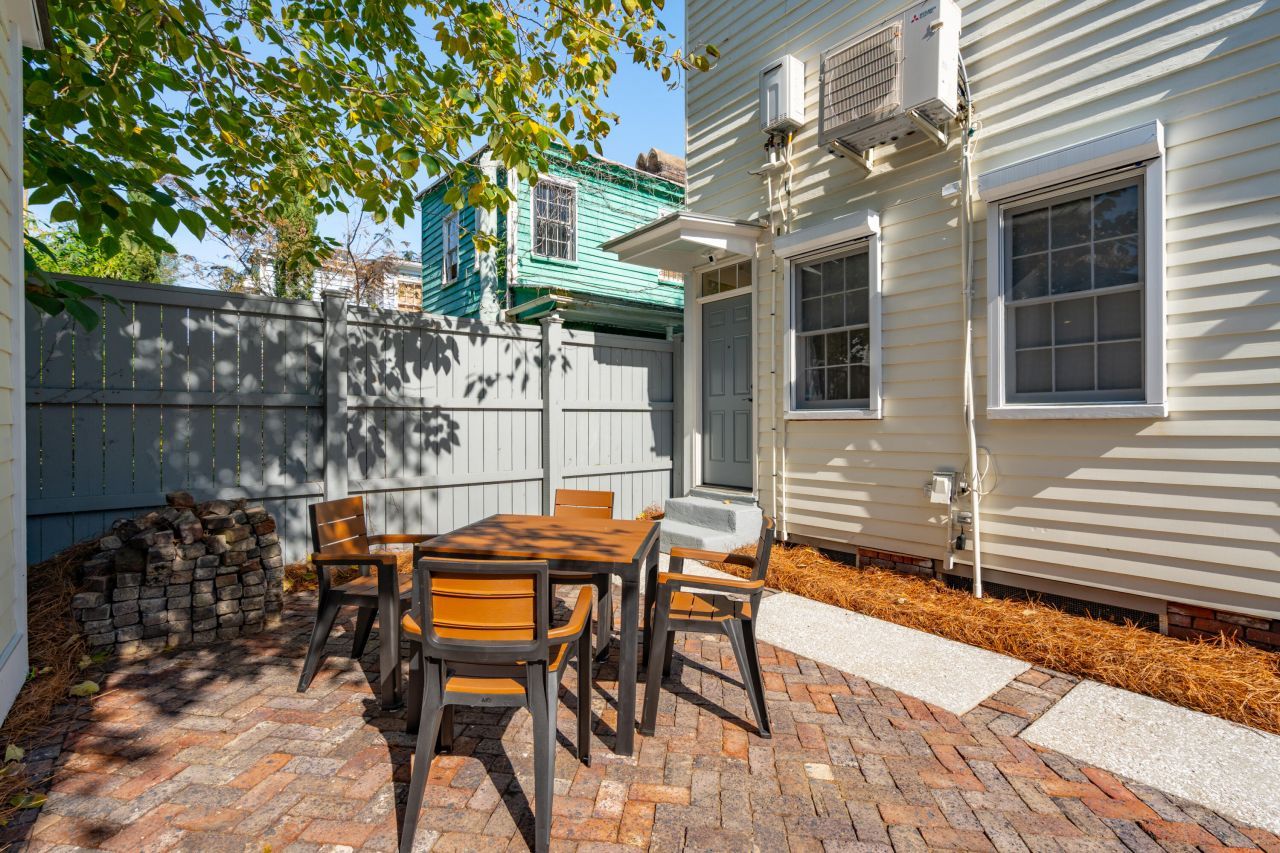 1 Ducs Court Photo 22