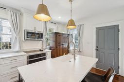 1 Ducs Court photo 4