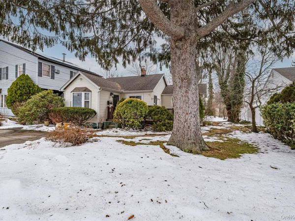 2452 Coolidge Avenue, North Bellmore, NY 11710