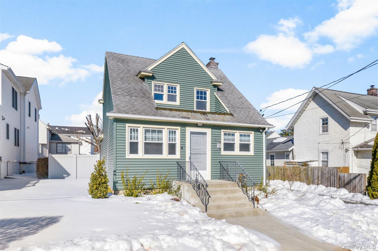 60 Holland Street, Harrison, NY 10528 Main Photo