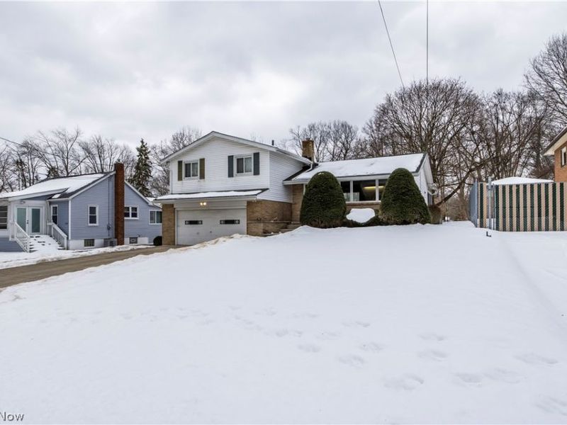 2360 Savoy Avenue, Akron, OH 44305 Photo 2