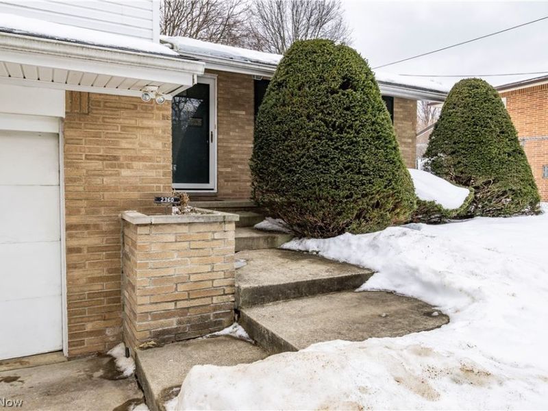 2360 Savoy Avenue, Akron, OH 44305 Photo 3