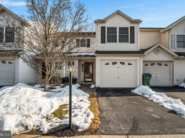 227 SILVER LEAF RIDGE, HARRISBURG, PA 17110