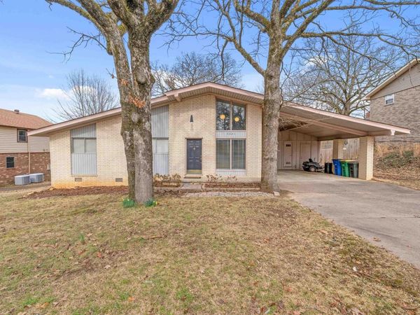 2221 Middleton, North Little Rock, AR 72116