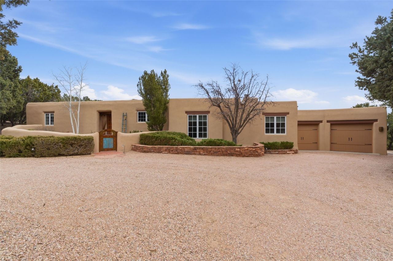 104 Calle Poco, Santa Fe, NM 87501 Main Photo