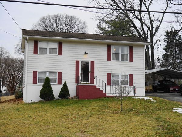 5320 Cove RD NW, Roanoke, VA 24019