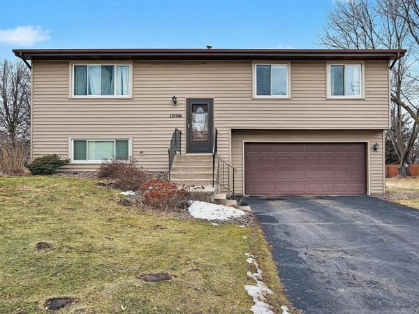 10216 Erskin Street NE, Circle Pines, MN 55014