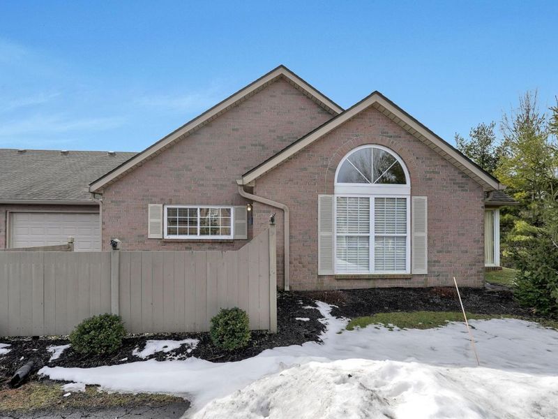 1317 Amberlea Drive W, Columbus, OH 43230 Photo 1