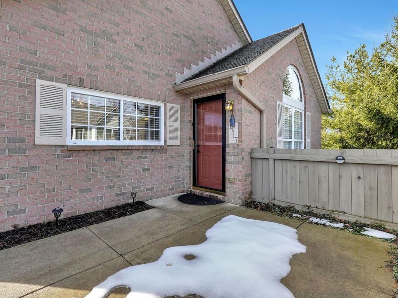 1317 Amberlea Drive W, Columbus, OH 43230 Photo 3