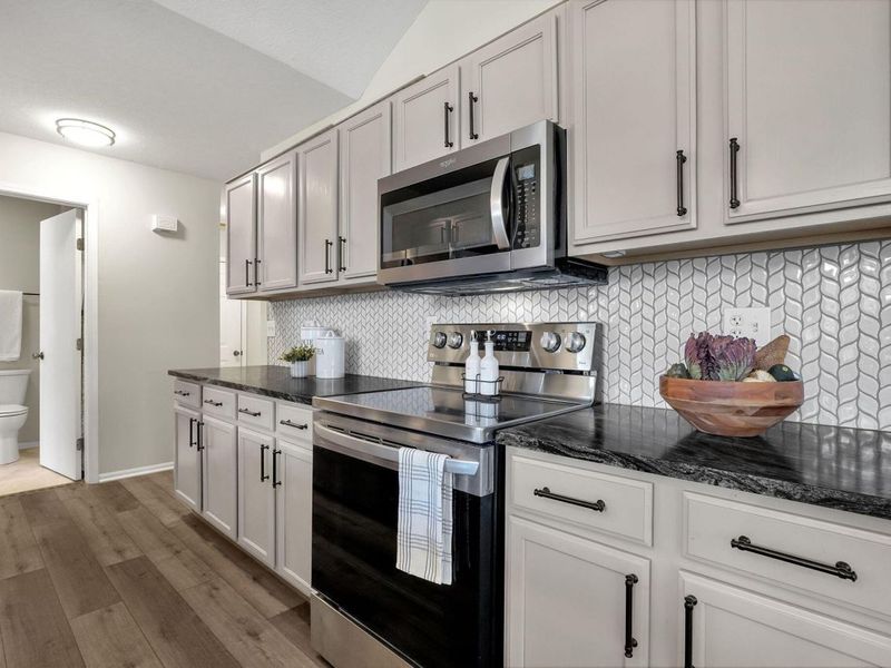 1317 Amberlea Drive W, Columbus, OH 43230 Photo 7