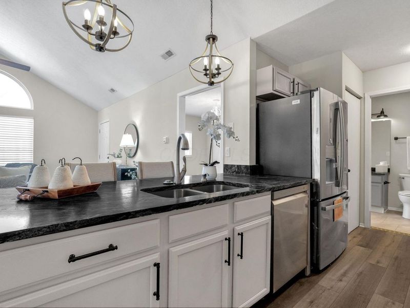 1317 Amberlea Drive W, Columbus, OH 43230 Photo 8