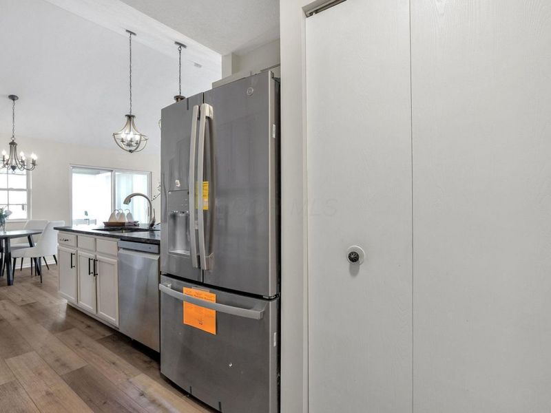 1317 Amberlea Drive W, Columbus, OH 43230 Photo 9