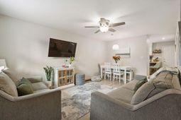 24 Bee Street photo 4