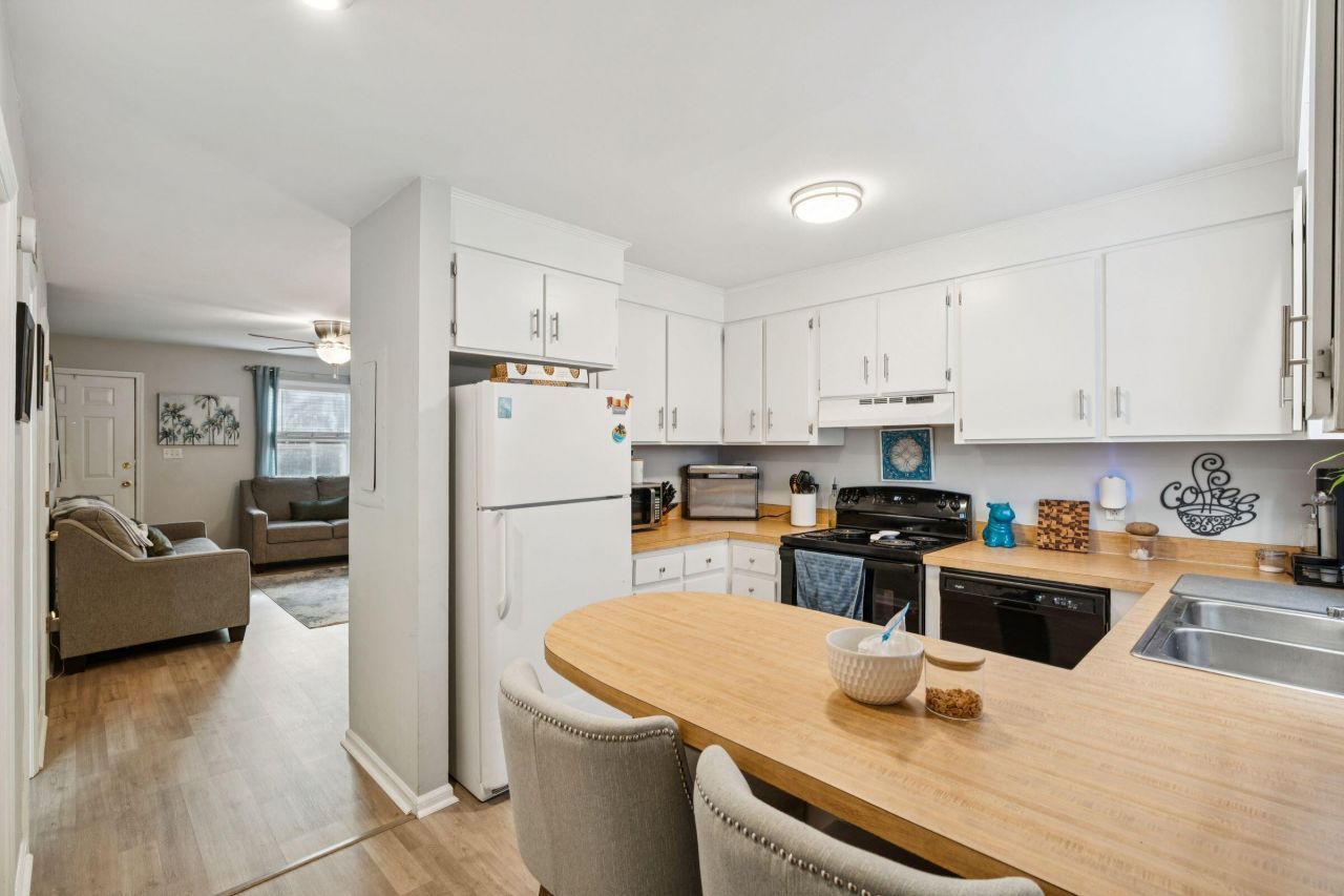 24 Bee Street Photo 7