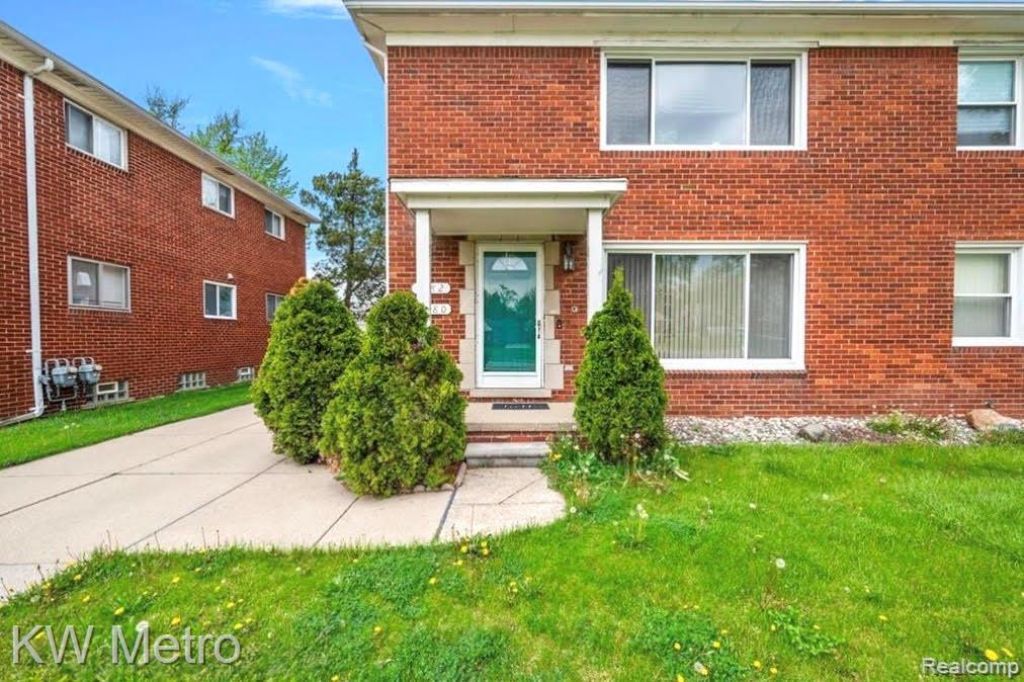 2180 Vernier Road, Grosse Pointe Woods, MI 48236 Main Photo