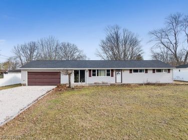 10684 Dot Avenue NE, Alliance, OH 44601