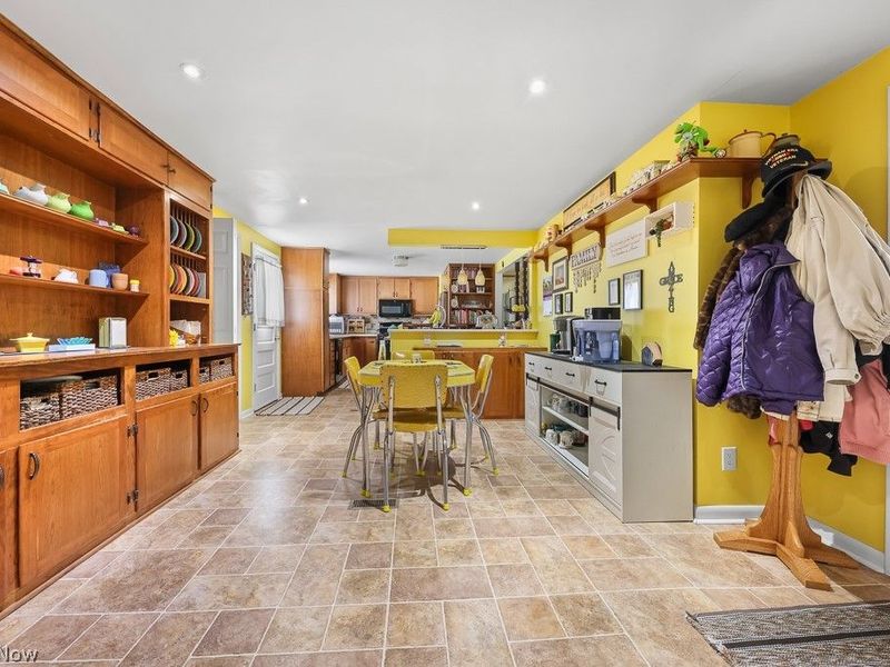 10684 Dot Avenue NE, Alliance, OH 44601 Photo 11