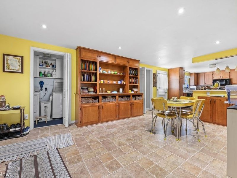 10684 Dot Avenue NE, Alliance, OH 44601 Photo 12