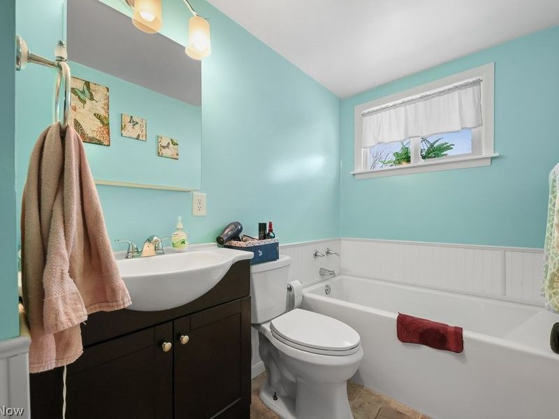 10684 Dot Avenue NE, Alliance, OH 44601 Photo 24