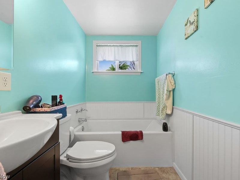 10684 Dot Avenue NE, Alliance, OH 44601 Photo 25