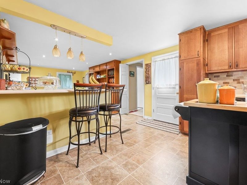 10684 Dot Avenue NE, Alliance, OH 44601 Photo 3